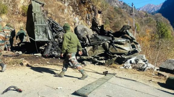 J-K: 3 soldiers die after army truck falls into gorge in Ramban