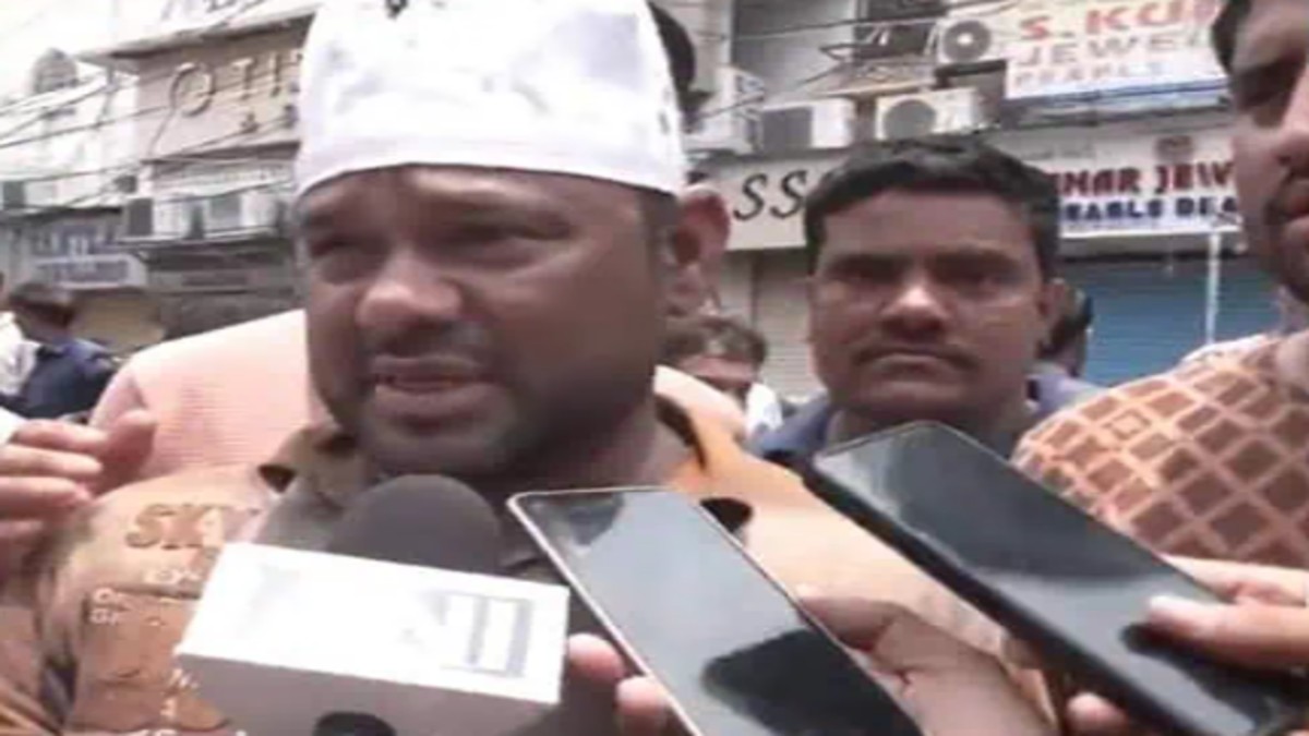 “Fire located at rear end of building”: Eyewitness on Hyderabad Gulzar Houz fire