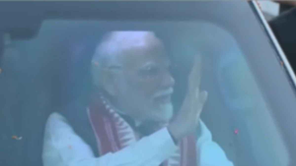 PM Modi holds roadshow in Patna