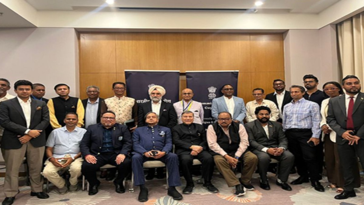 Guyana: All-party delegation led by Shashi Tharoor interacts with business community