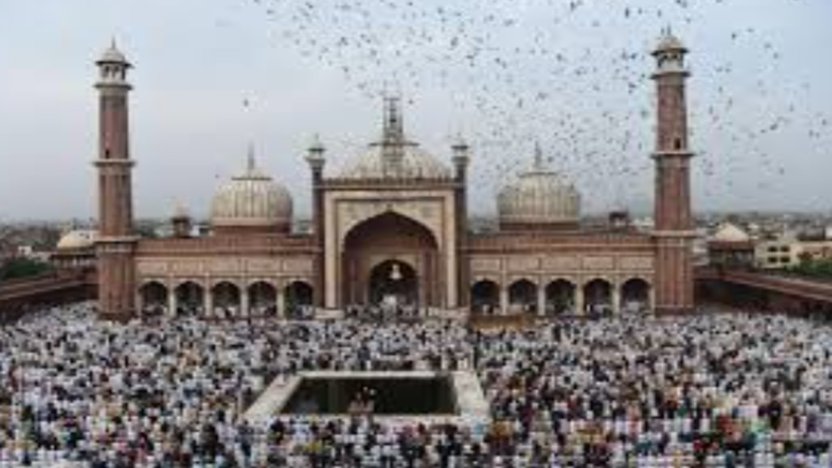 Delhi: Devotees gather at Jama Masjid to offer namaz, celebrate Eid al-Adha