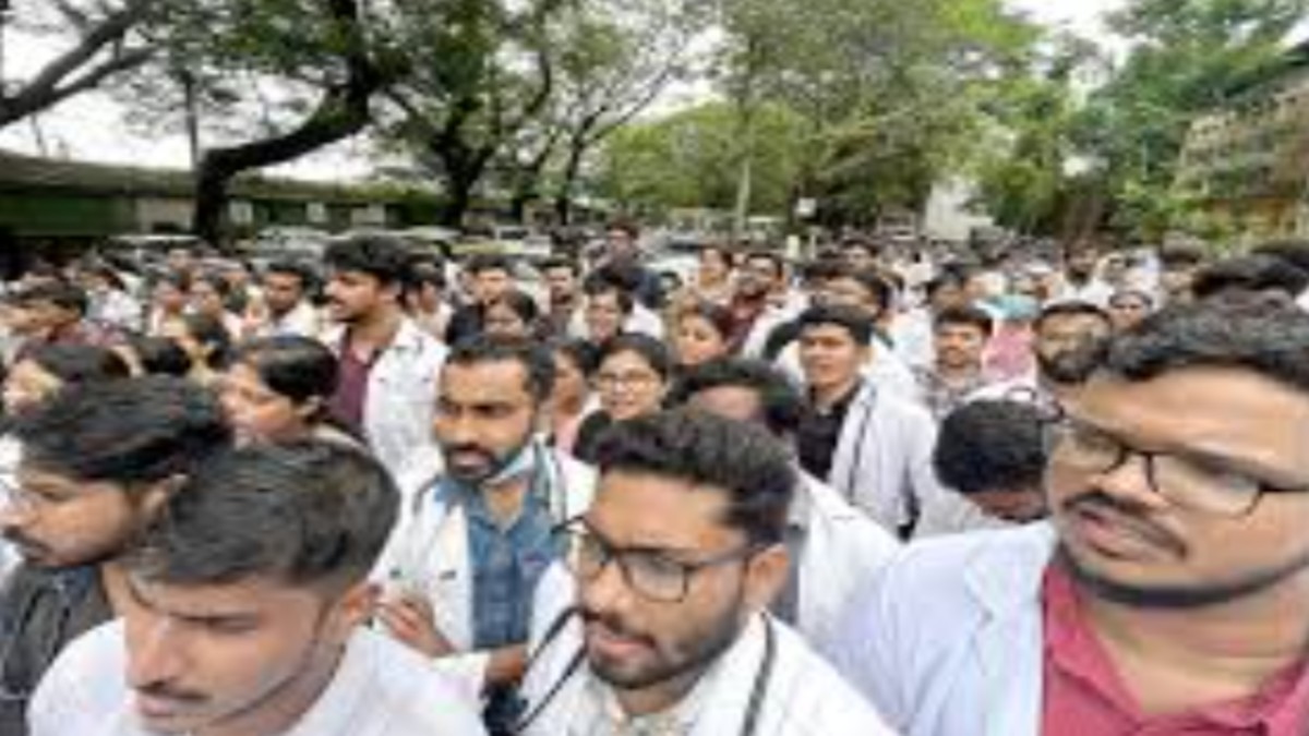 Goa: Doctors warn to go on strike if Health Minister fails to apologise publically