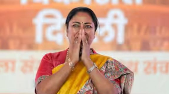 Death threats against Delhi CM, police launch search