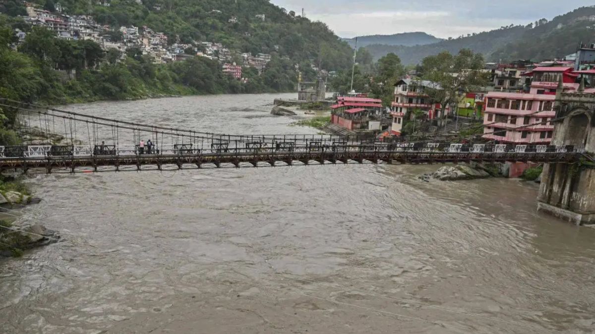 Six bodies recovered, efforts on to restore road connectivity, power lines, says Minister as rain wreaks havoc in Himachal