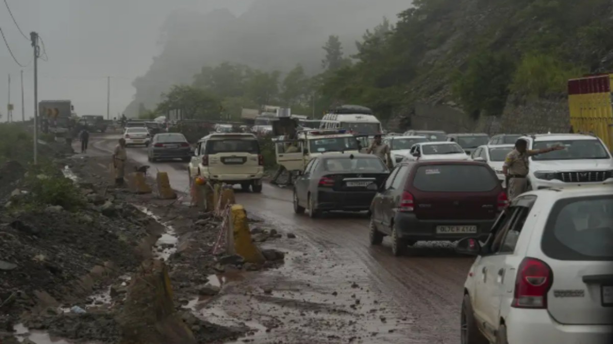 Heavy rains disrupt traffic, power, water supply across Himachal; 269 roads blocked, 285 transformers affected