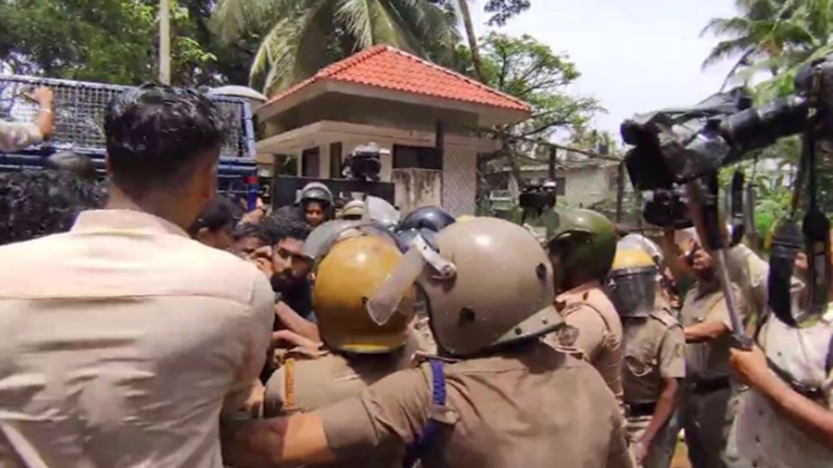 Kerala university protest: Case registered against 27 SFI activists including state secretary